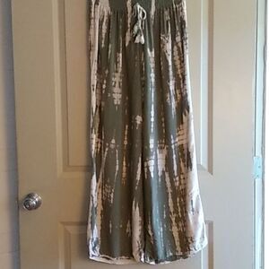 Kiwi+punch tidye pants sz m